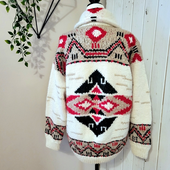 HANDKNIT COZY SOFT SWEATER - Picture 4 of 6